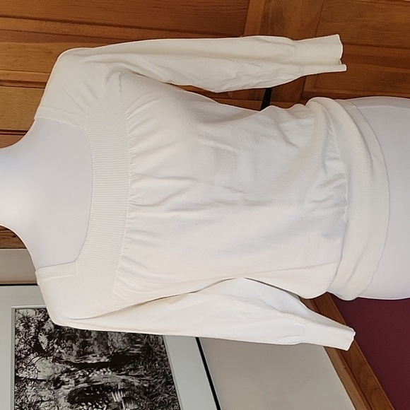 Banana Republic Sweaters - BANANA REPUBLIC OFF-WHITE Lightweight Knit Sweater
